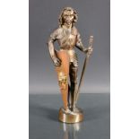 RITTERPatiniere Bronze eines stehenden Ritters in Rüstung mit Schild und Schwert. H.35cmAufrufpreis:
