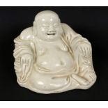 GLÜCKSBUDDHAwohl China 18./19.Jh. Lachender Buddha aus weiß glasiertem Porzellen. H.16cmAufrufpreis: