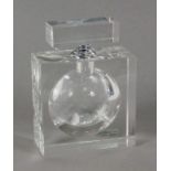 PARFUM FLAKONFarbloses Glas mit Schraubdeckel. H.15cmAufrufpreis: 40 EUR

A PERFUME BOTTLEColourless
