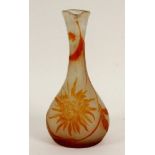 GALLE VASE Emile Gallé, Nancy um 1910 Milchigweißes Glas mit orangefarbenem Überfang und geätzten