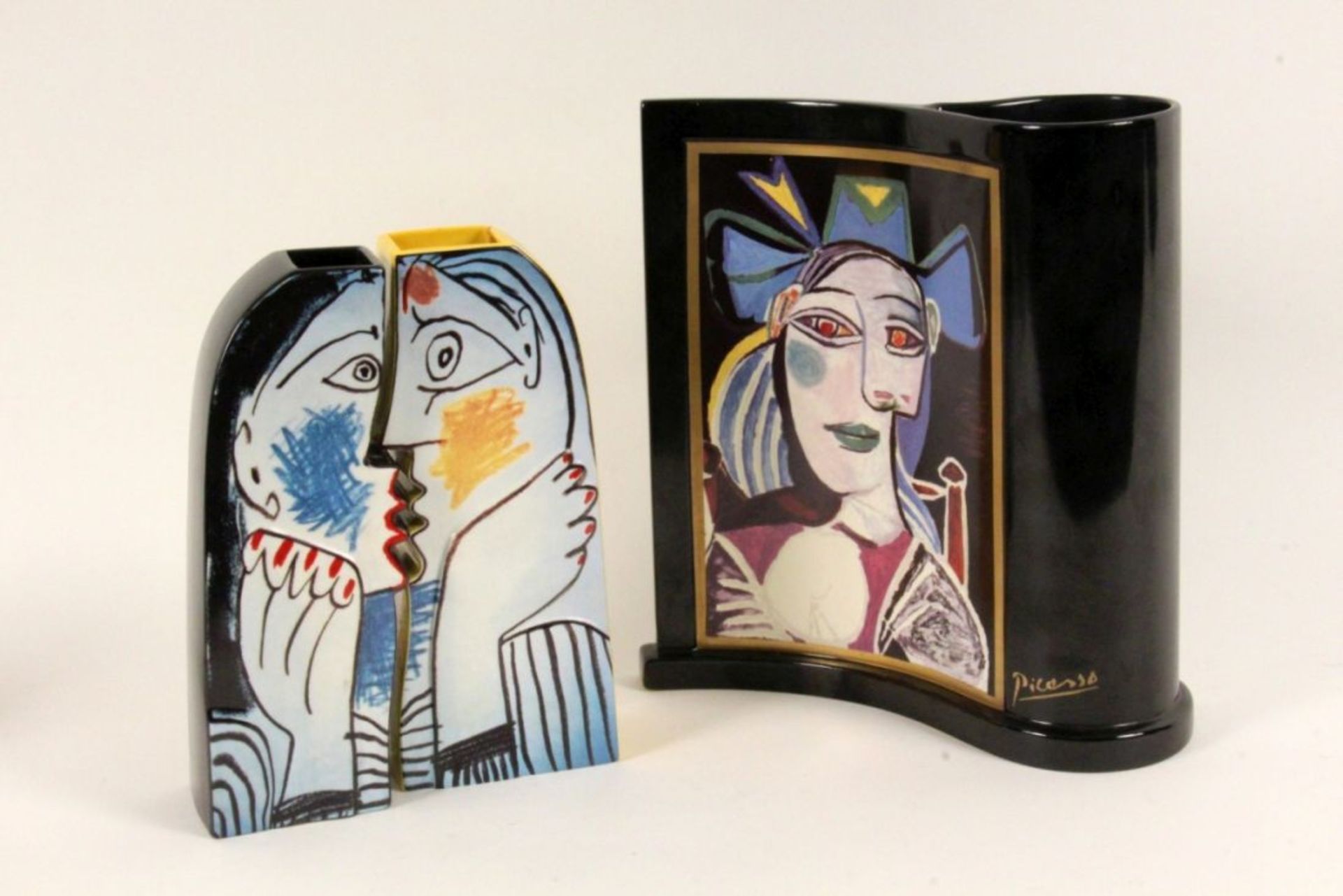 DREI PICASSO VASENArtis Orbis Goebel Aus der Marina Picasso Collection. Porzellan mit farbigen