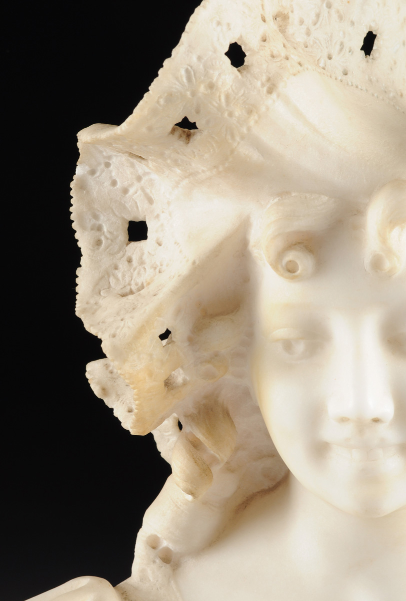 43AN ITALIAN CARVED WHITE MARBLE BUST OF A MAIDEN BEAUTY, LATE 19TH/EARLY 20TH CENTURY, nicely - Image 4 of 9