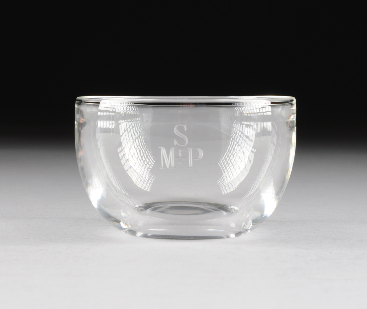 A SET OF SEVENTEEN STEUBEN CRYSTAL FINGERBOWLS, ENGRAVED SIGNATURE, PATTERN 7931, THIRD QUARTER 20TH - Image 2 of 3