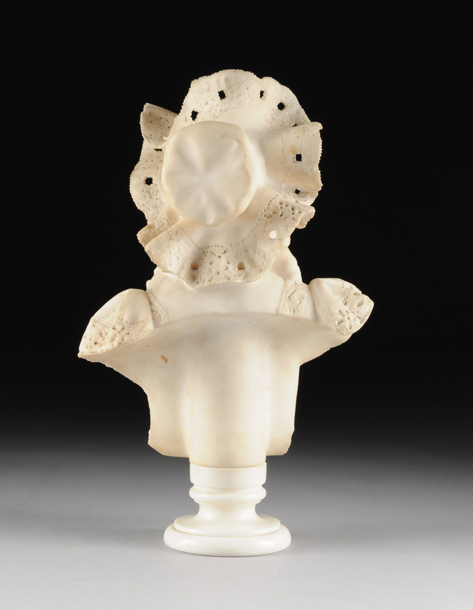 43AN ITALIAN CARVED WHITE MARBLE BUST OF A MAIDEN BEAUTY, LATE 19TH/EARLY 20TH CENTURY, nicely - Image 8 of 9