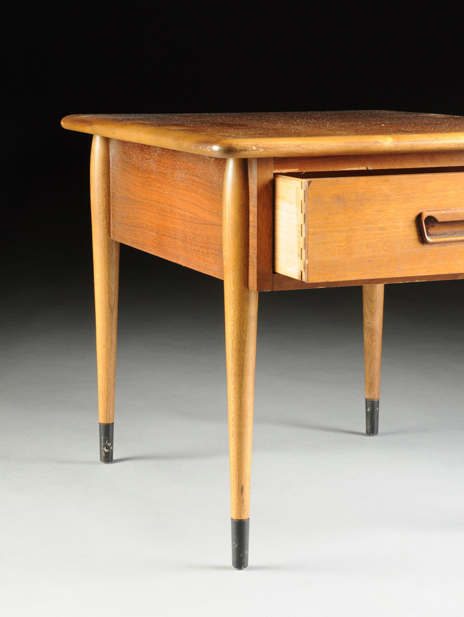 ANDRE BUS (American 20th Century) A WALNUT AND OAK END TABLE, "ACCLAIM" MODEL 900-92, FOR LANE, ALTA - Image 2 of 10