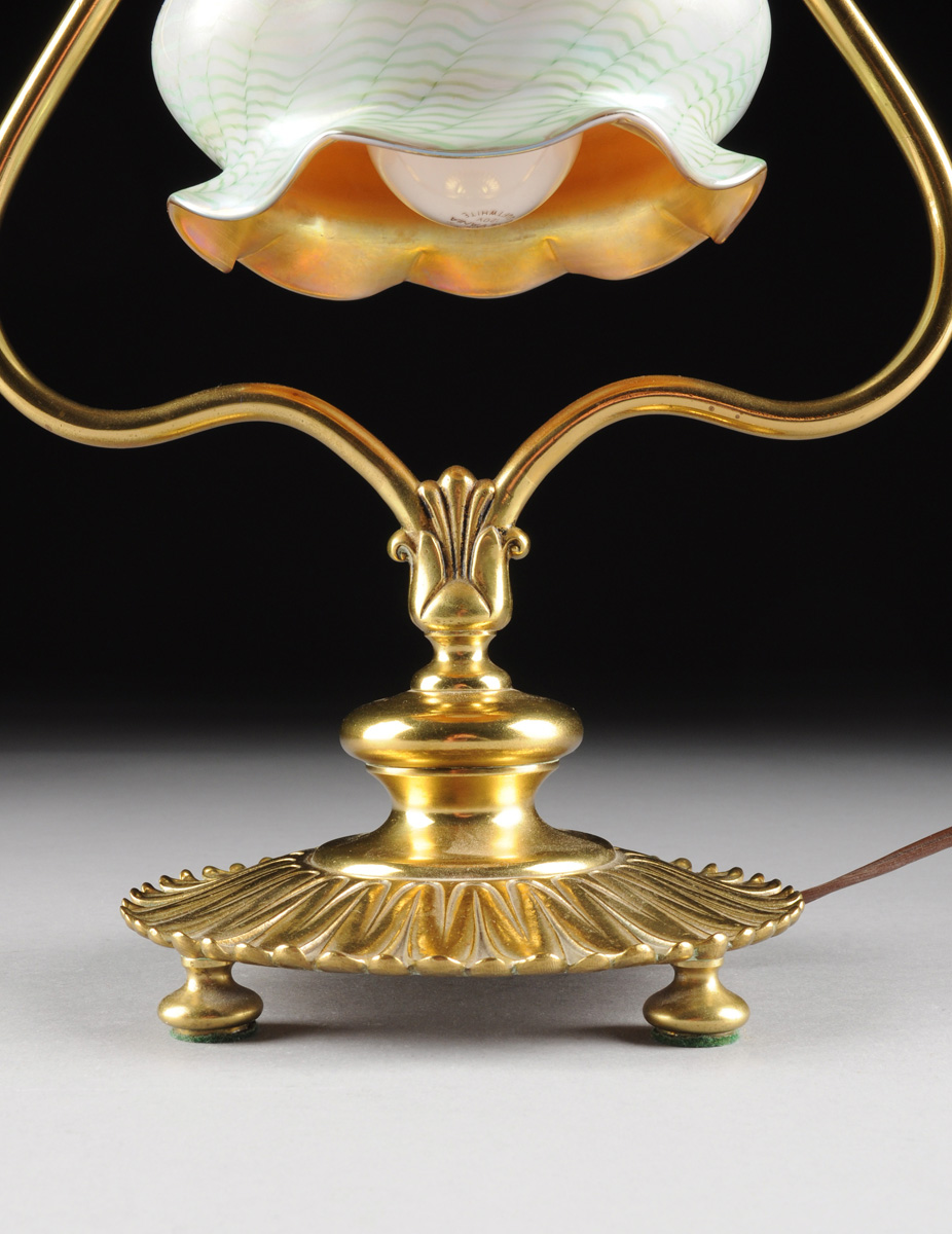 A FOSTORIA LACQUERED GILT BRASS AND IRIDESCENT ART GLASS LAMP, ART AND LEAF PATTERN, 20TH CENTURY, - Image 2 of 6
