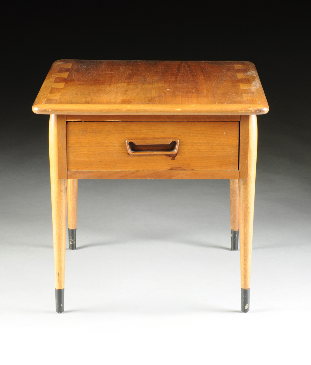 ANDRE BUS (American 20th Century) A WALNUT AND OAK END TABLE, "ACCLAIM" MODEL 900-92, FOR LANE, ALTA - Image 4 of 10