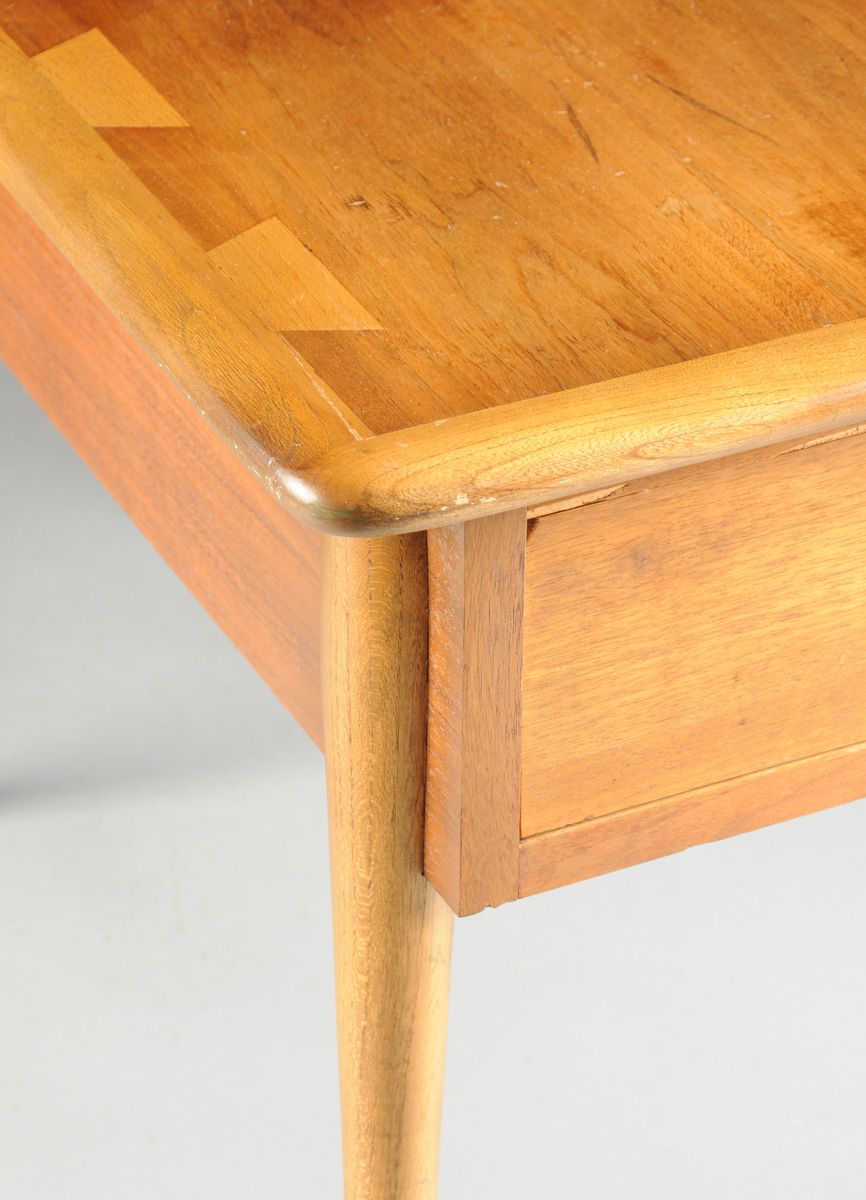 ANDRE BUS (American 20th Century) A WALNUT AND OAK END TABLE, "ACCLAIM" MODEL 900-92, FOR LANE, ALTA - Image 3 of 10