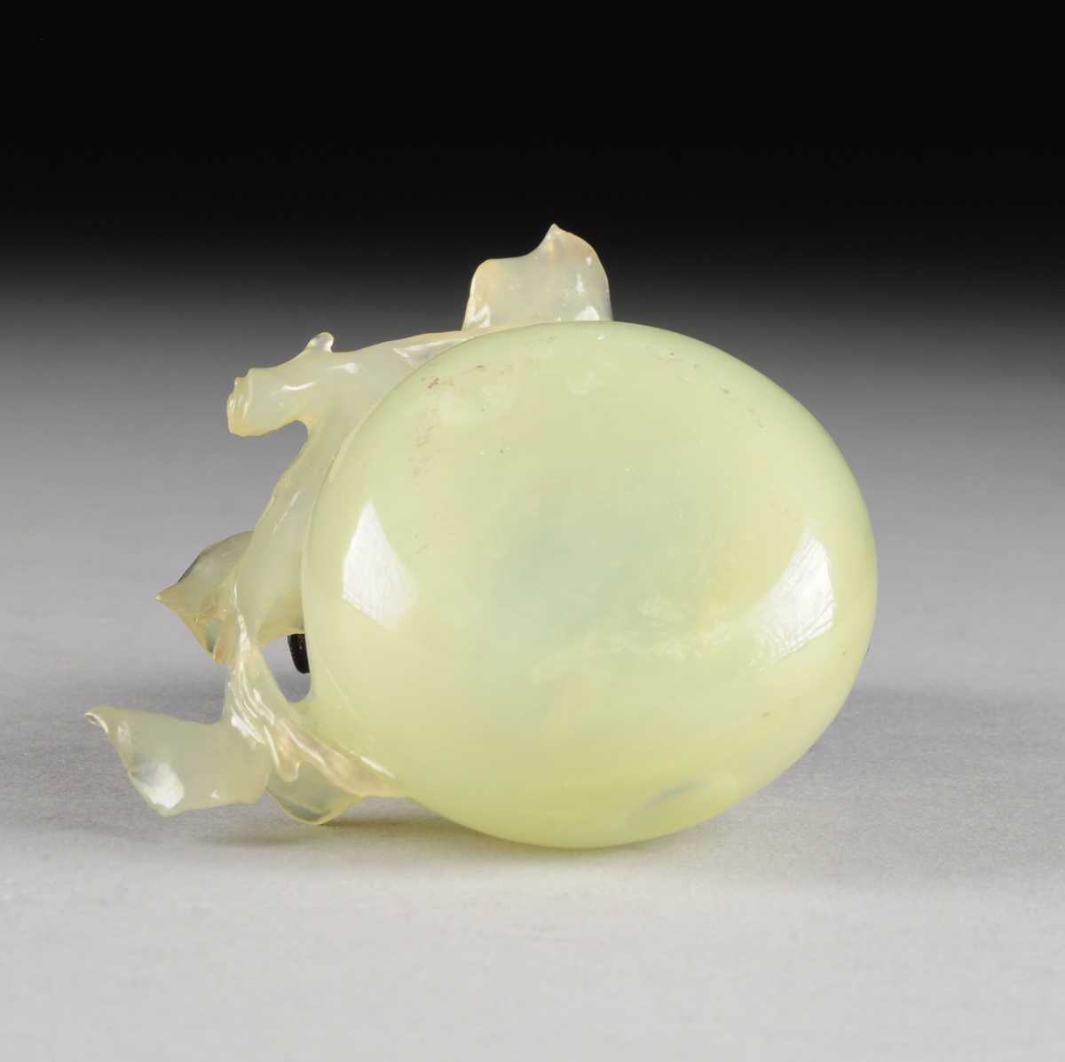 A CHINESE CARVED JADEITE BRUSH WASHER, 20TH CENTURY, in the form of a peach with leaves, of pale - Image 8 of 8