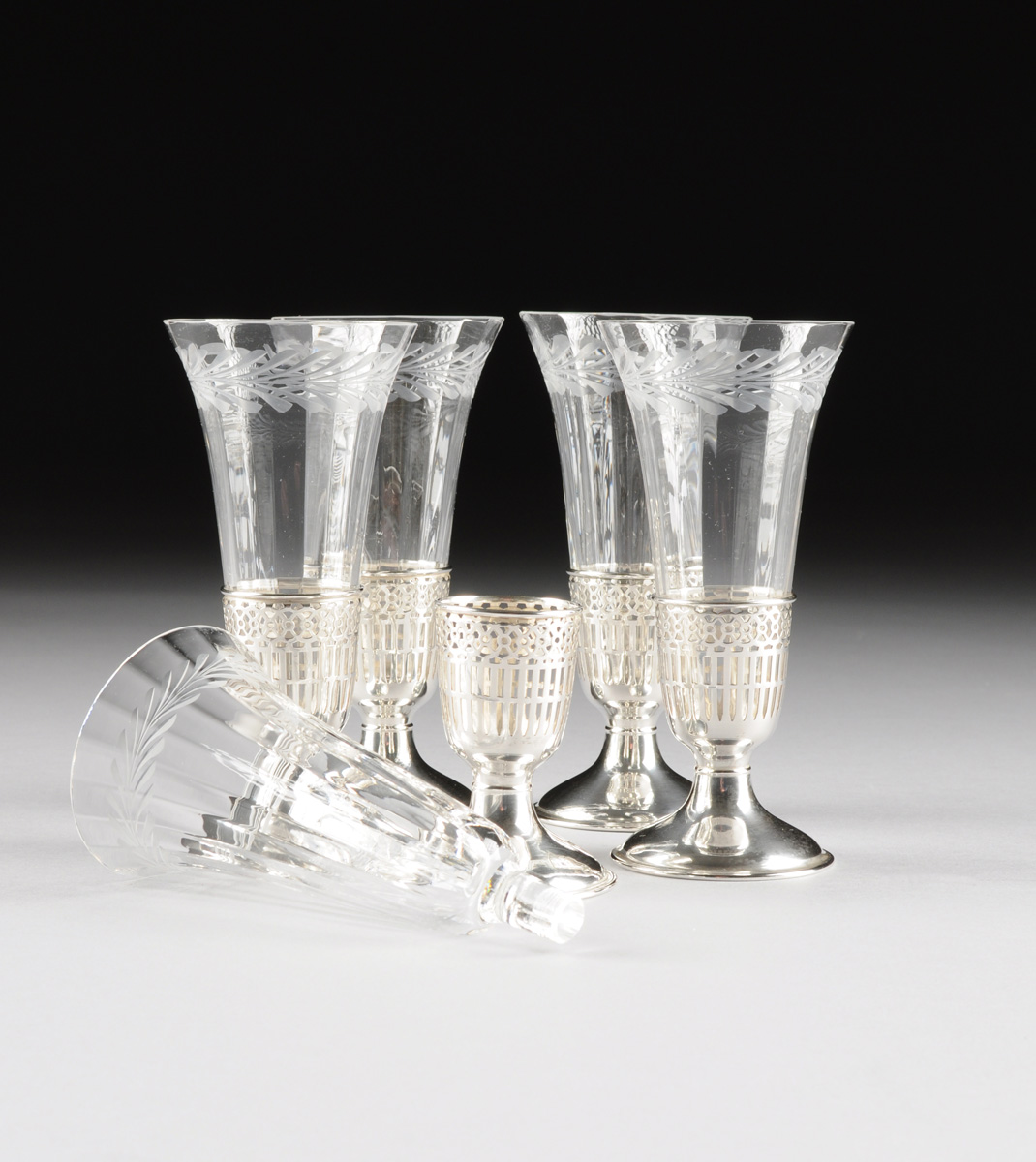 A GROUP OF SIX AMERICAN RETICULATED STERLING SILVER ITEMS, CIRCA 1910, comprising a Frank Whiting - Image 5 of 11