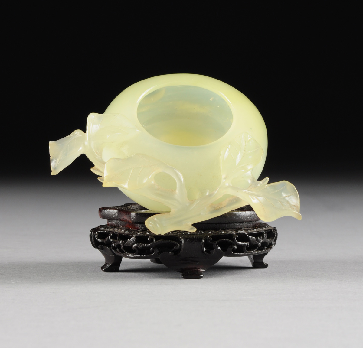 A CHINESE CARVED JADEITE BRUSH WASHER, 20TH CENTURY, in the form of a peach with leaves, of pale - Image 4 of 8