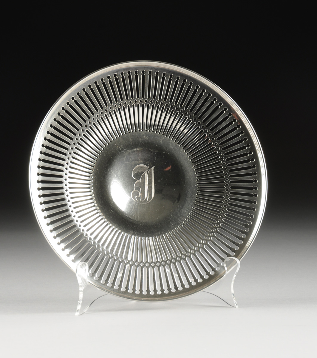 A GROUP OF SIX AMERICAN RETICULATED STERLING SILVER ITEMS, CIRCA 1910, comprising a Frank Whiting - Image 8 of 11