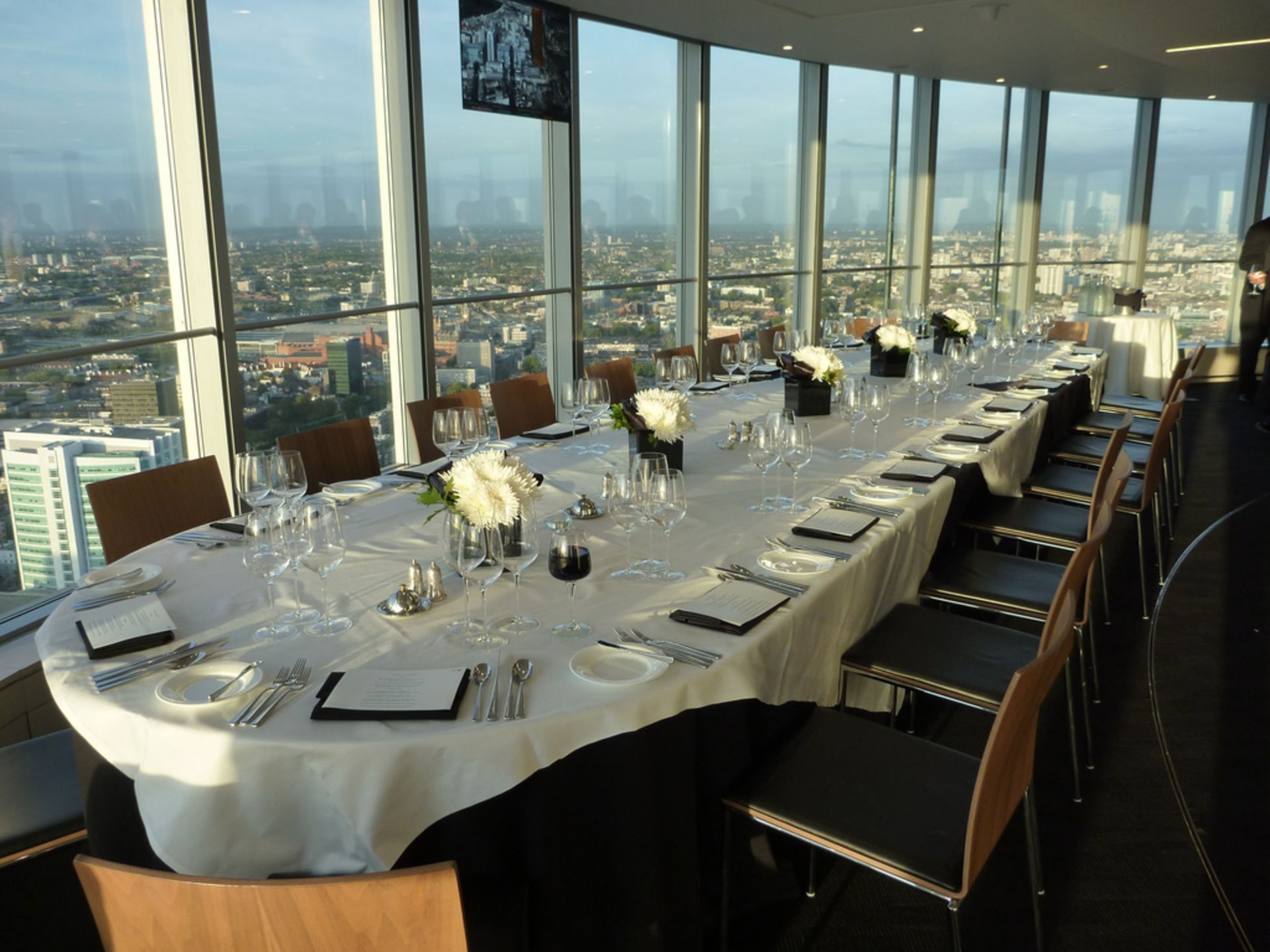 Guests of BT to enjoy a fabulous 'invitation only'  Dinner for 10 at the BT Tower, Dining Club - Image 2 of 4
