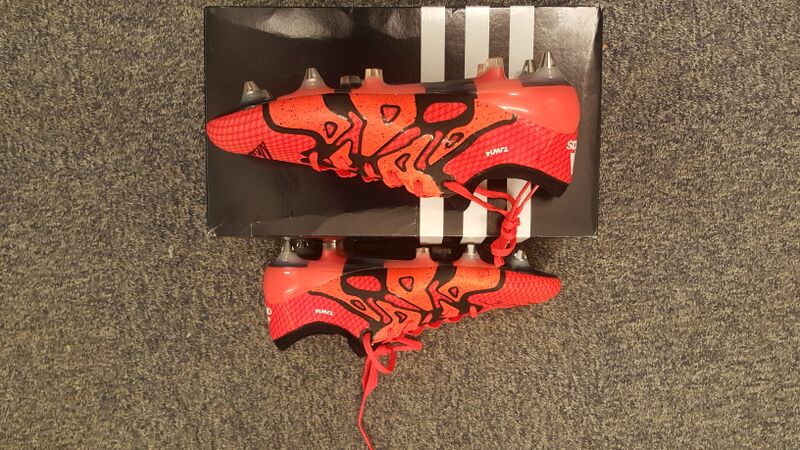 Theo Walcott Personally Donates His Own Football Boots - Image 4 of 5