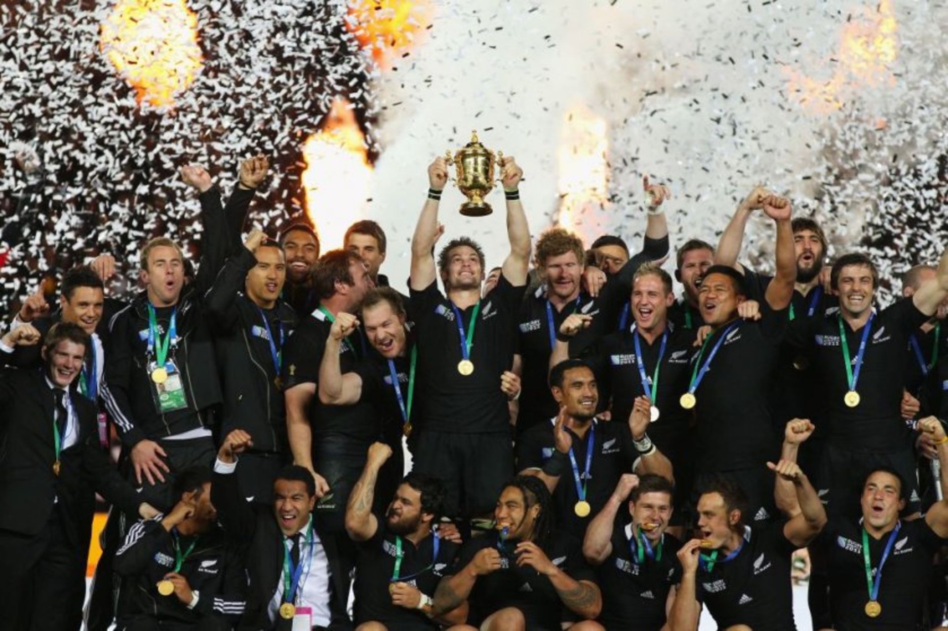 Renowned artist Ben Mosley original ‘The Haka’ painting to mark the ‘All Black’s’ winning RWC 2015 - Image 2 of 2
