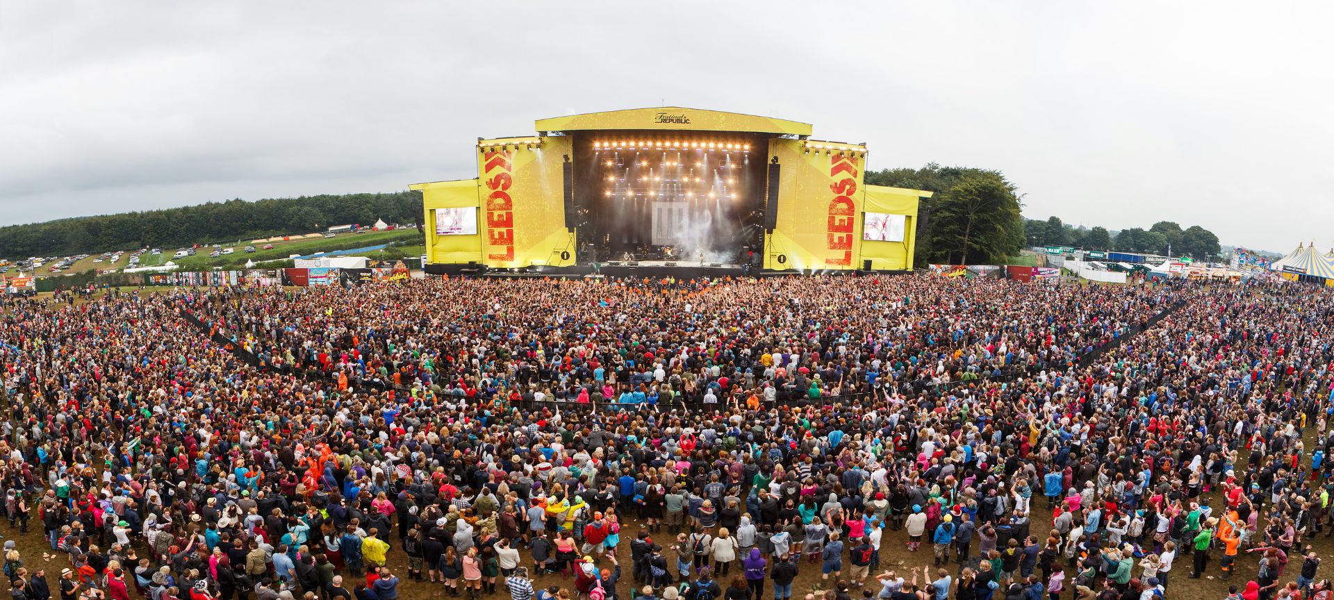 4 VIP camping tickets to either Reading or Leeds for 2016 - Image 3 of 3