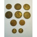 A tray of world coins 19th Century inc: Panama 5 Centesimos 1904, 2 x Argentina Centavos 1890 and