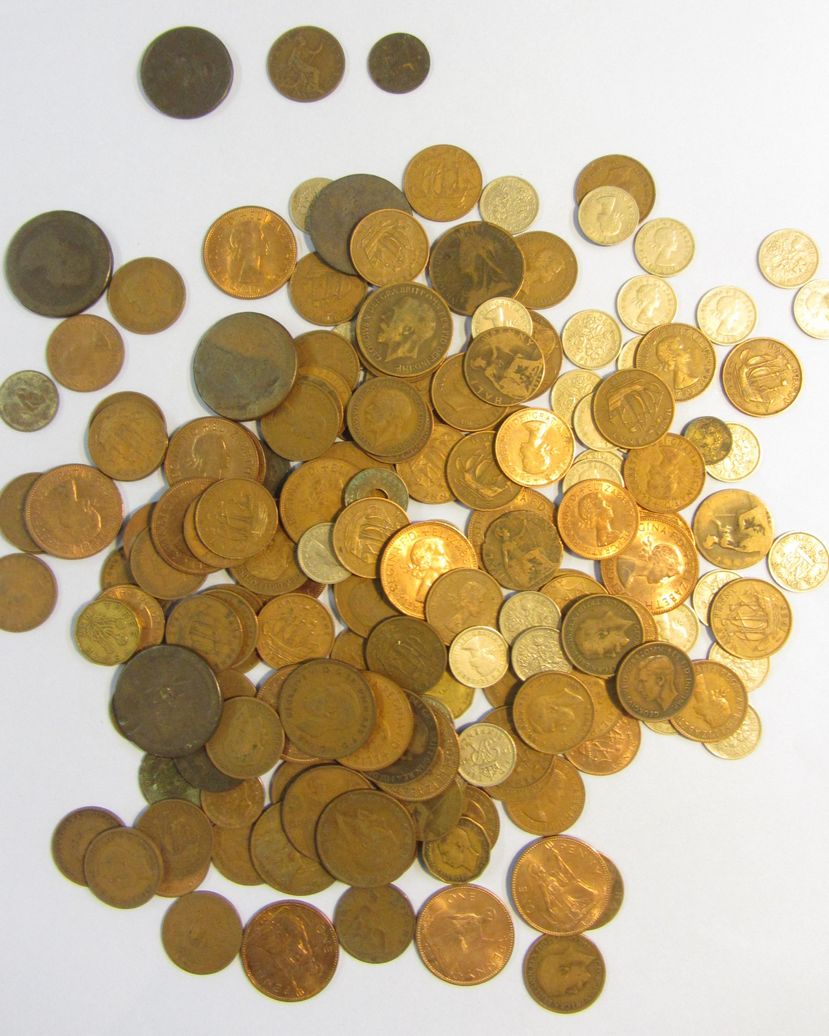 Tray of British coins including farthings, half-pennies, pennies, sixpences etc - examples exist:
