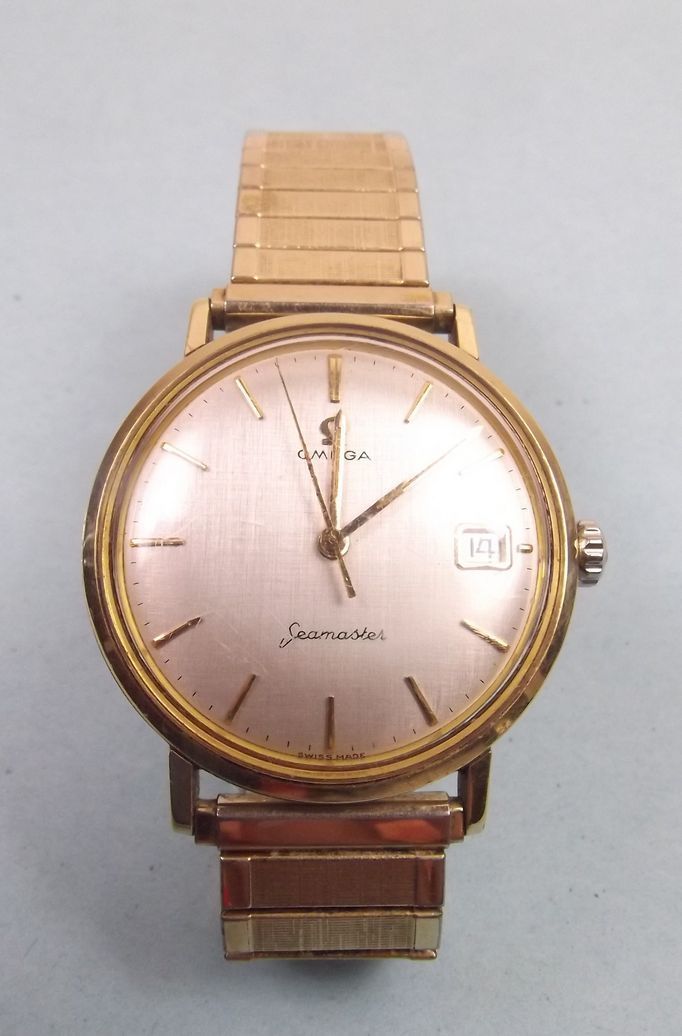 An Omega Seamaster gents wrist watch with date aperture