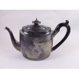 A Georgian silver oval teapot with reeded borders and engraved cartouche, London 1798, 14ozs