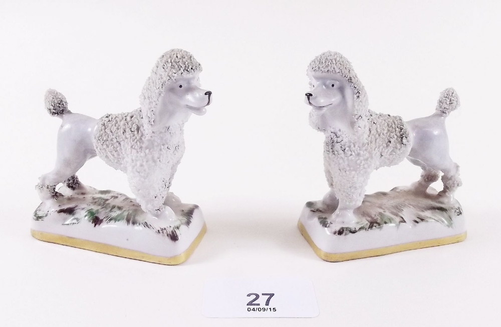A pair of Staffordshire style poodles - 8cm