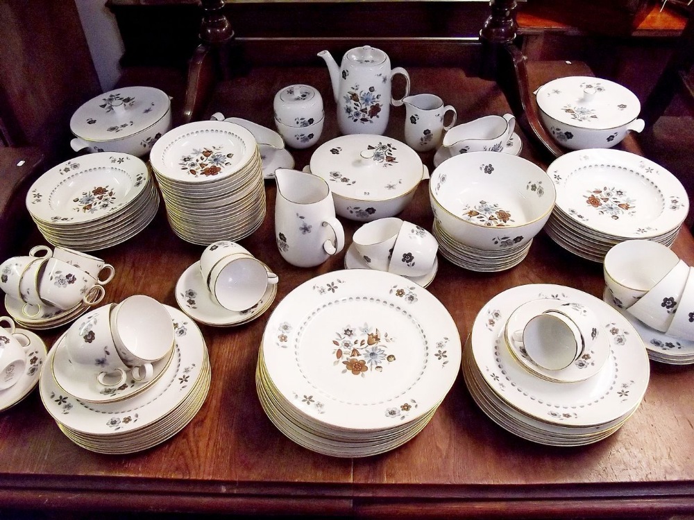 A Royal Worcester Lucerne dinner service comprising: eight dinner plates, four pudding plates, eight - Image 2 of 2