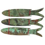 Ancient coinage, Zhou/Spring and Autumn Period, lot of 3x bronze fish shaped coins,with green patina