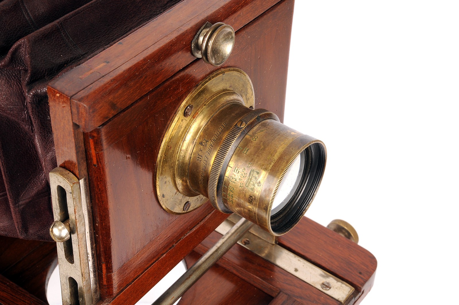 An Unmarked French Mahogany Field Camera, 5x7”, with Rectilineaire Extra Rapid f/8 13x18 brass lens, - Image 2 of 3