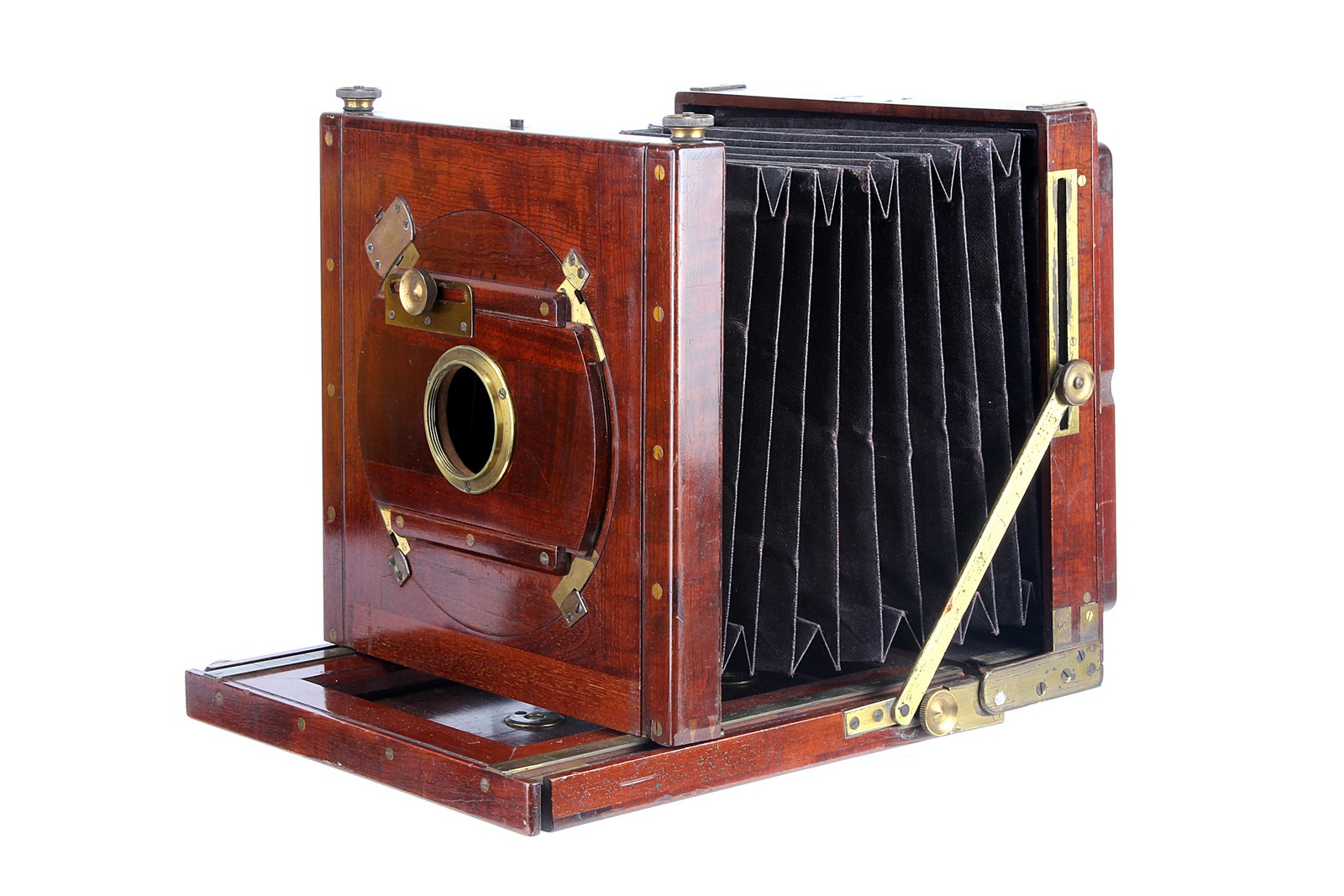 A G. Hare Mahogany Field Camera, serial no. 7420, 5x7¼”, body, G-VG; maker’s plate to top ‘G.