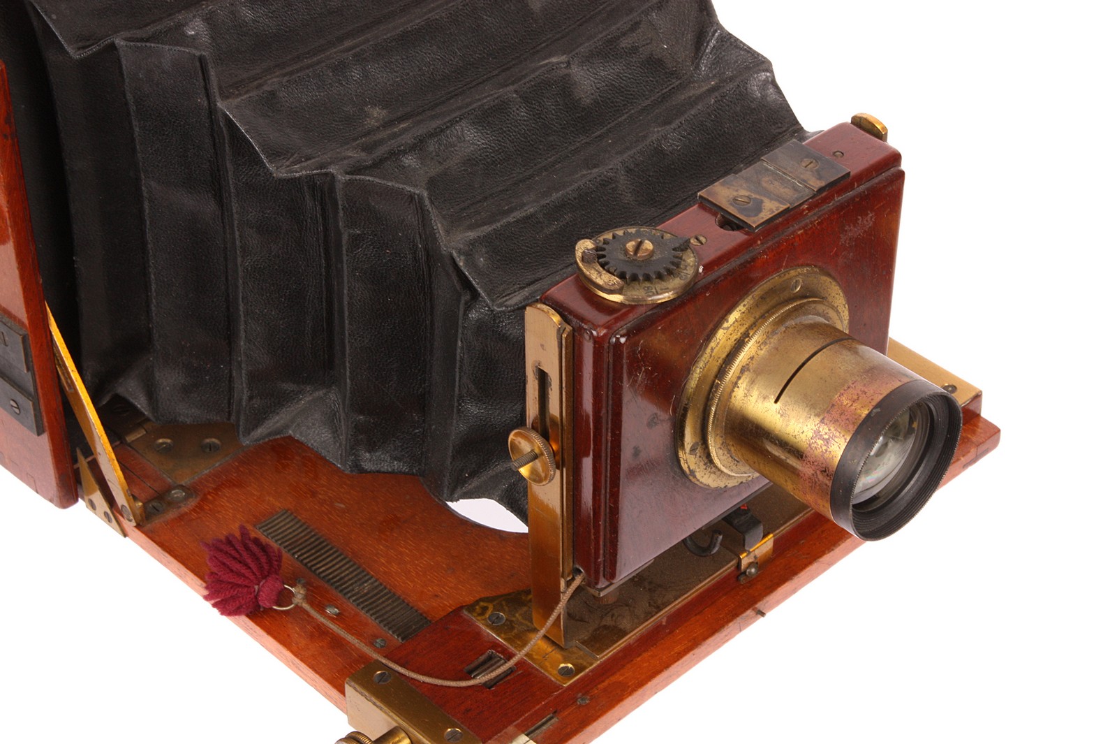 A J. Lizars Challenge Mahogany Box Camera, 4½x6½, with unmarked Waterhouse-stop brass lens, in - Image 2 of 2