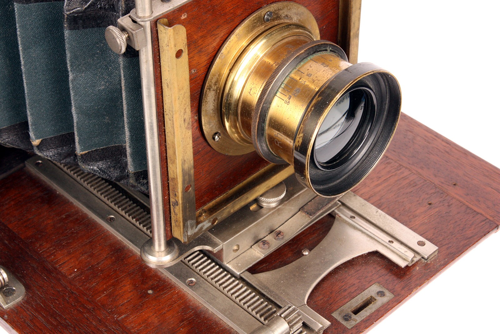 An Unmarked Mahogany Box Camera, Continental, 5x7”, with Hefixtigmat f/7.7 210mm brass lens, - Image 2 of 3