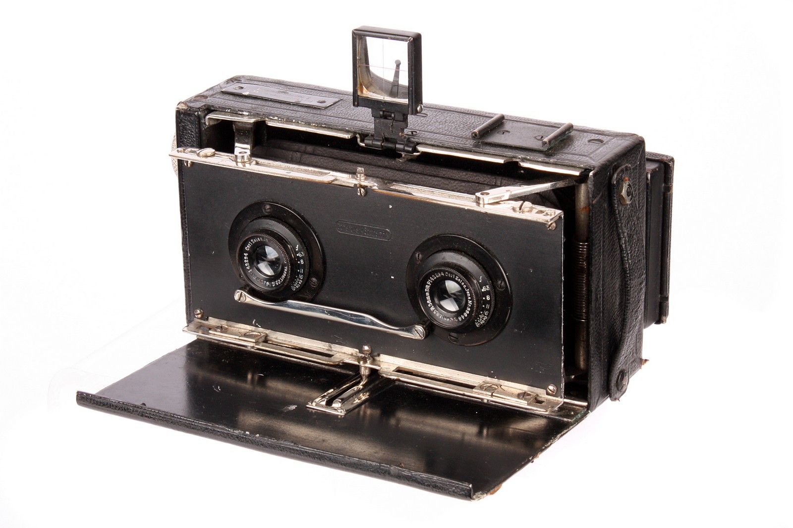 An Unmarked German Stereo Camera, retailed by The London Stereoscopic Co., 45x107mm, with Carl Zeiss