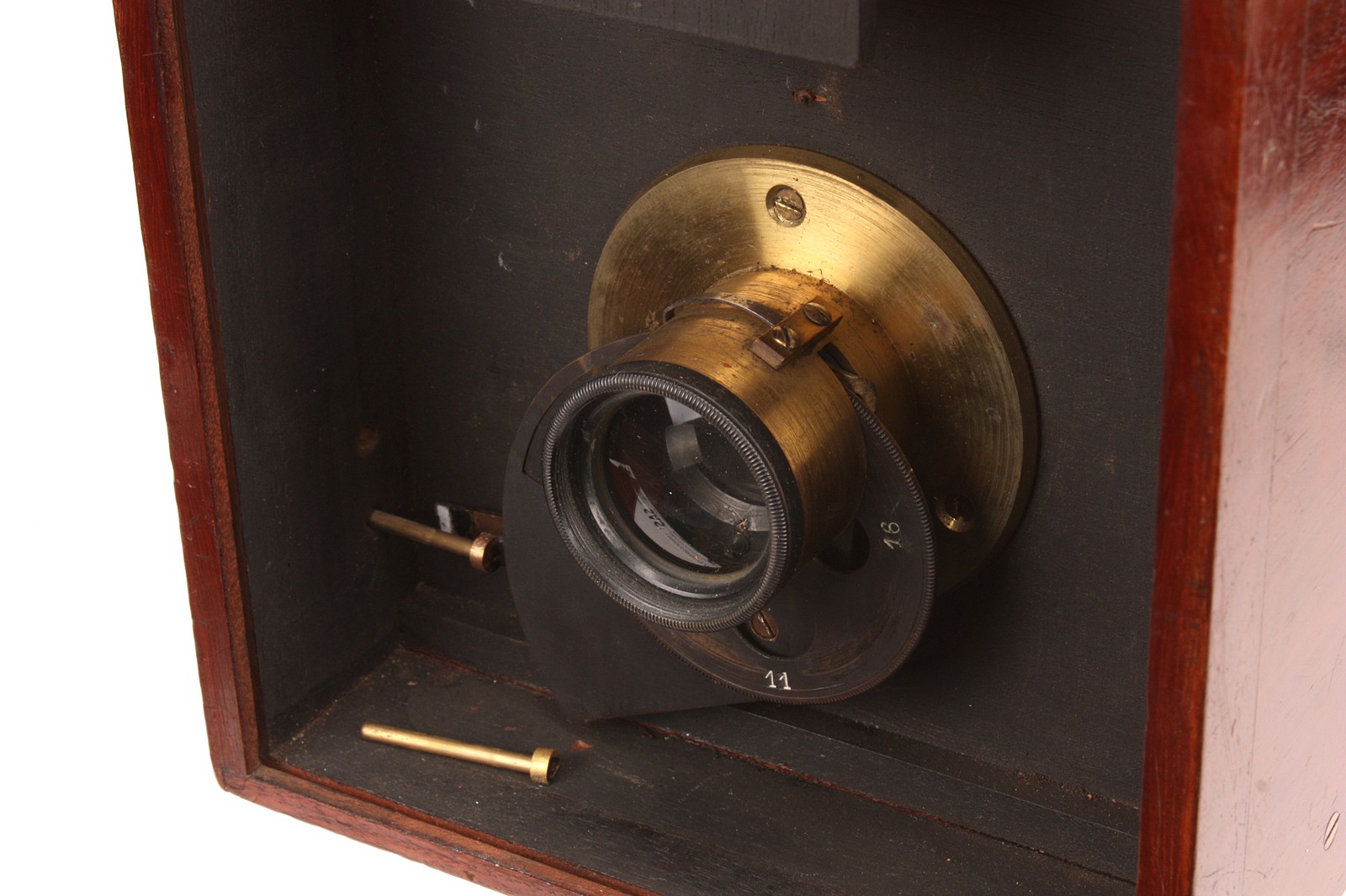 A Fallowfield ‘Facile’ Magazine Mahogany Detective Camera, 3¼x4¼, holding 12 plates internally, with - Image 3 of 3