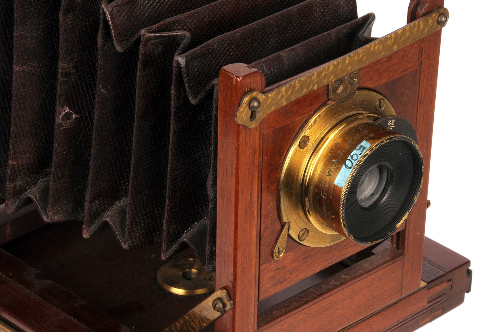 An Unmarked Mahogany Quarter-Plate Camera, 3x4”, with Wray W.A.R f/16 5” rotary Waterhouse-stop - Image 2 of 3