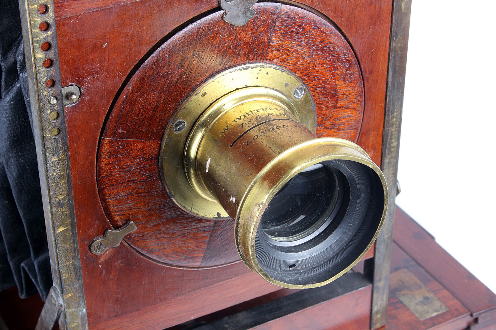 An Unmarked Mahogany Field Camera, by W. Whiteley, 6¼x8¼”, with W. Whiteley 7x5 Rapid Rectilinear - Image 2 of 3