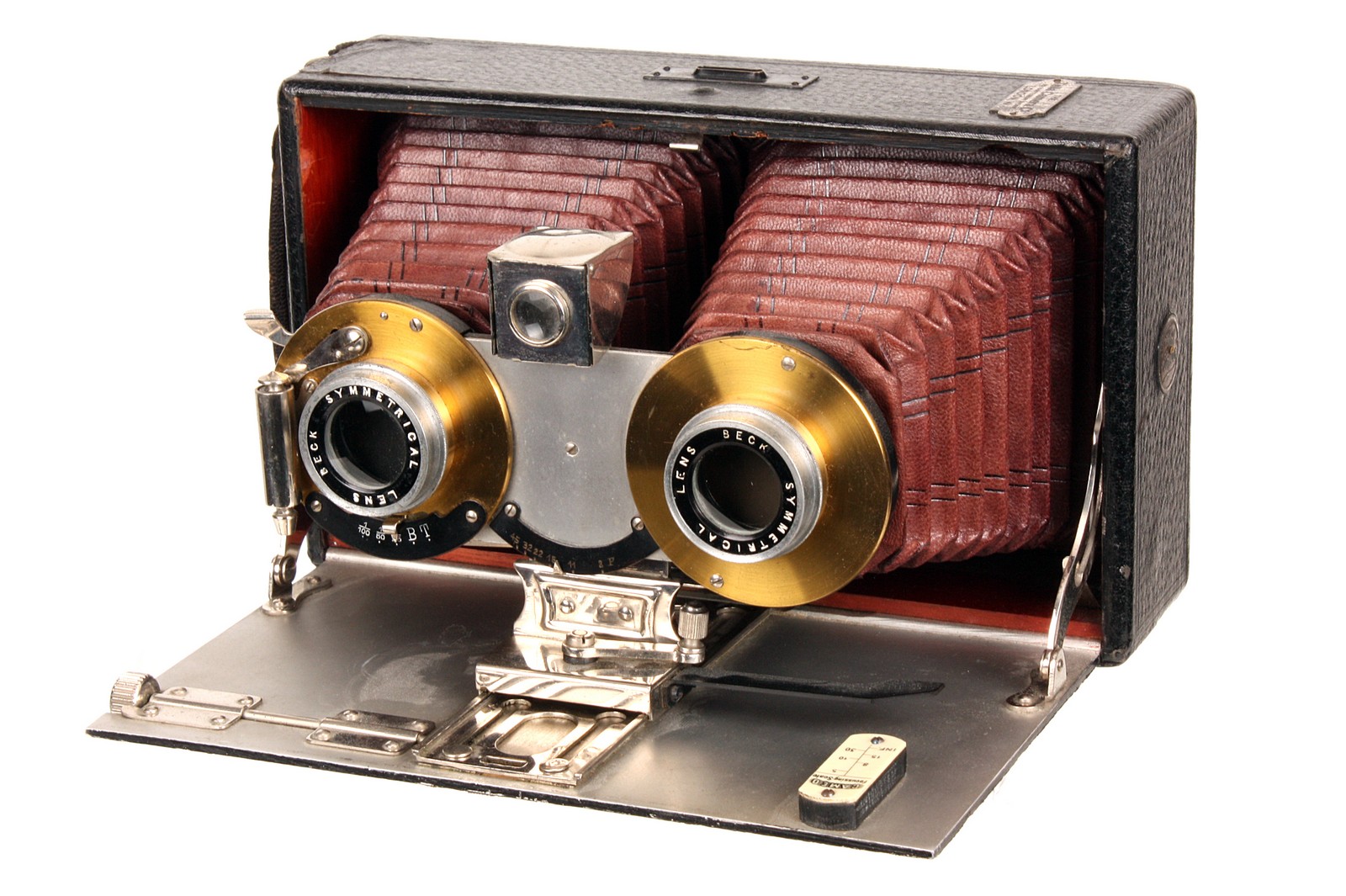 A Cameo Stereo Camera, serial no. 28682, possibly by Butcher & Sons, 9x17cm, with Beck Symmetrical