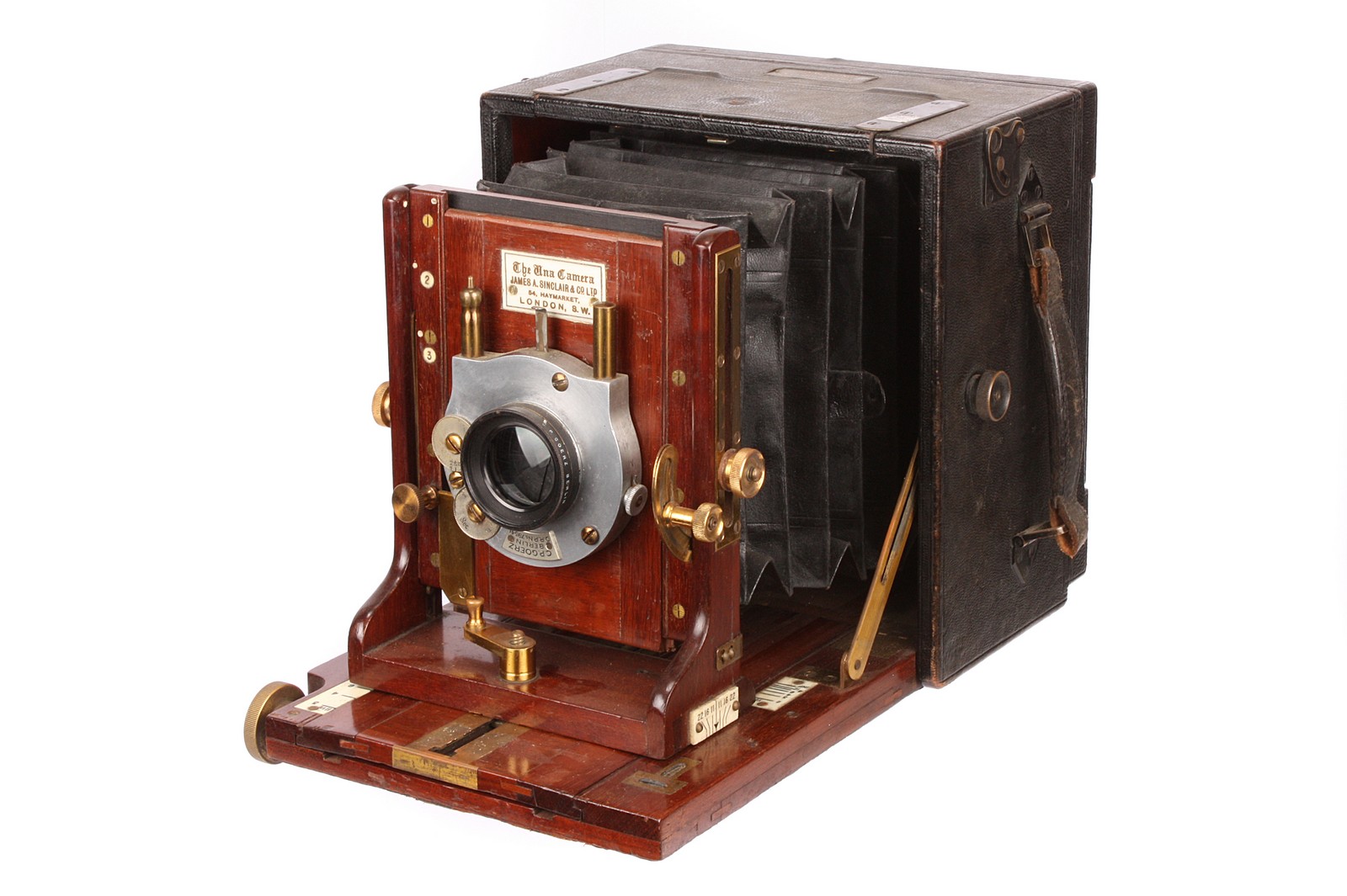 A James A. Sinclair Una Hand Camera, 3½x5½, with C. P. Goerz Doppel-Anastigmat f/6.3 lens, serial