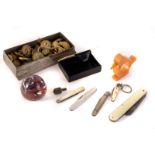 A Gentleman's Lot, comprising a pair of 9ct gold cufflinks, various buttons, including military, a