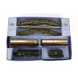 Hornby Dublo 00 Gauge 3-rail ‘Silver King’ set and additional Stock: the locomotive in BR green as