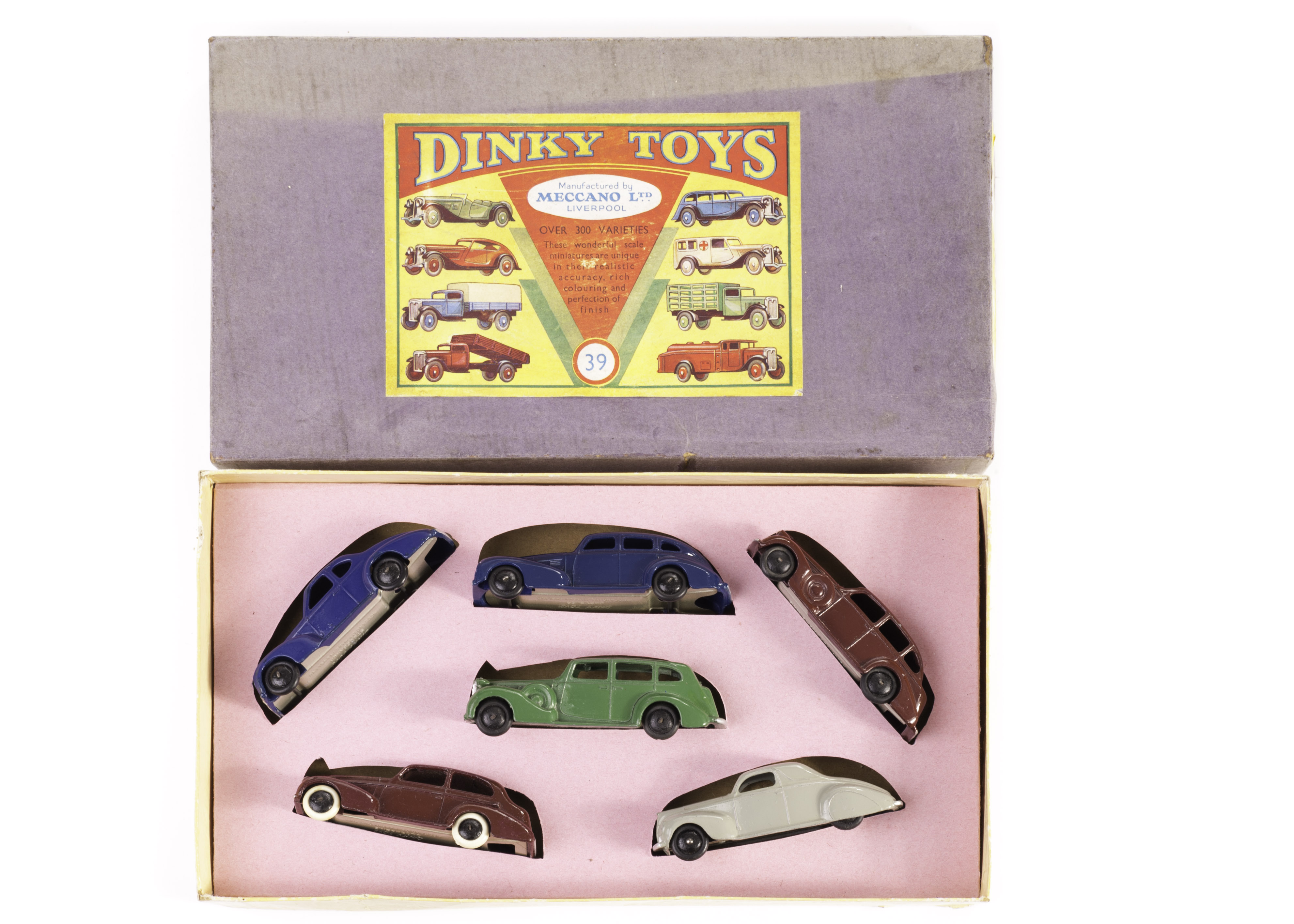 A Pre-War Dinky Toys 39 USA Saloon Cars Set, comprising 39a Packard, green body, black smooth