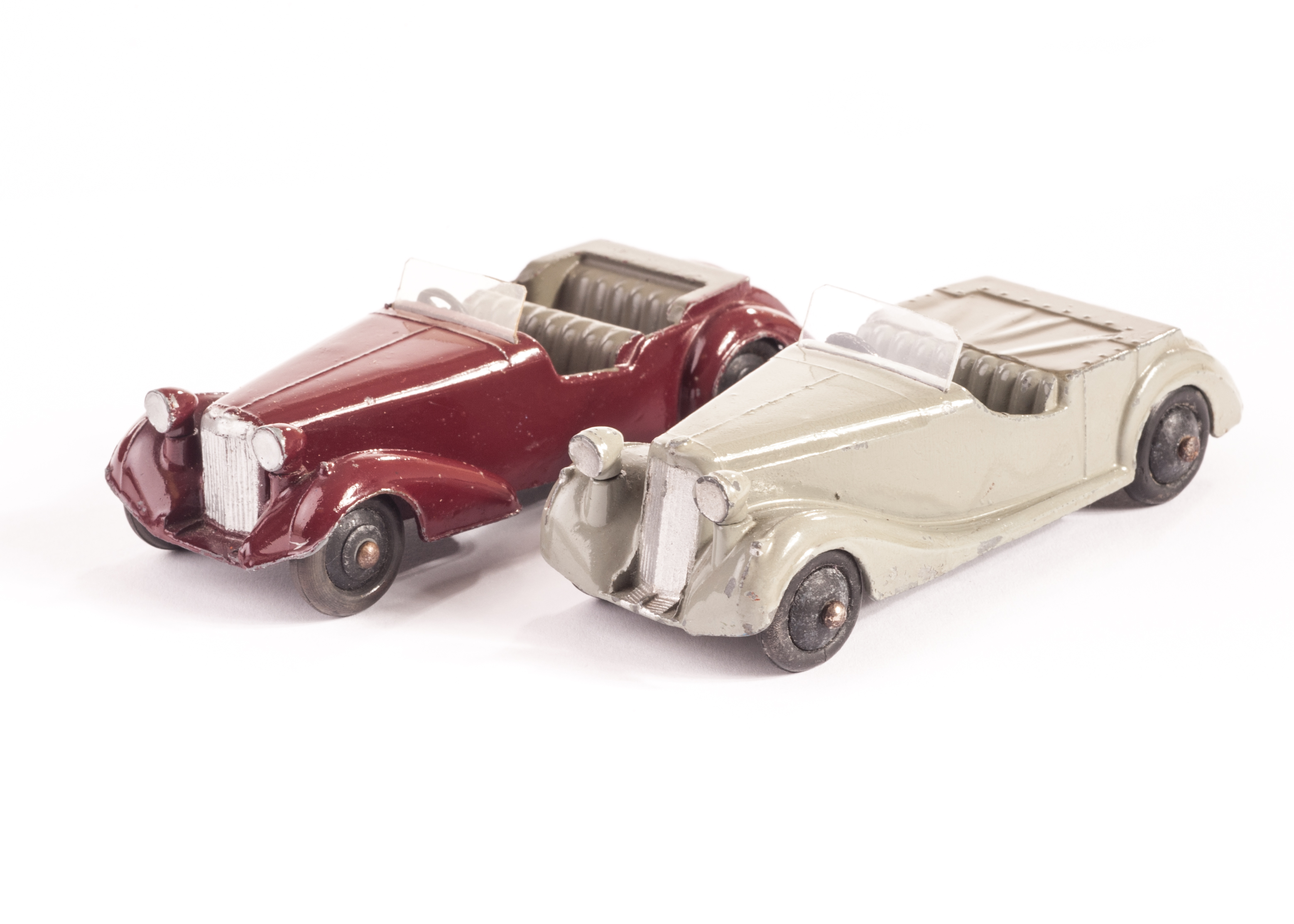 Early Post-War Dinky Toys 38b Sunbeam Talbot, grey body, dark grey tonneau, black smooth hubs, solid