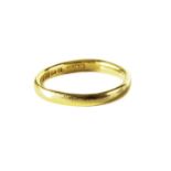 A 22ct gold wedding band, approx 3g