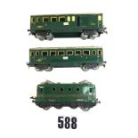 French Hornby Eletric O Gauge Locomotive and Coaches: SNCF green BB-8051 and green 3rd Class and