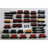 Hornby Dublo 00 Gauge 2-Rail Rolling Stock; including late red Guards Vans (4), Prestwin (3), blue