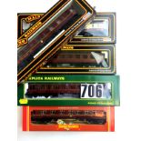 Mainline, Replica, Horby Railways and Lima OO Gauge Coaches: various models, G-VG, boxes F-G (11)