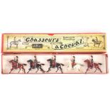 Britains set 139 French Chausseurs unstrung in Whisstock box, 1902 version figures, 1 trooper