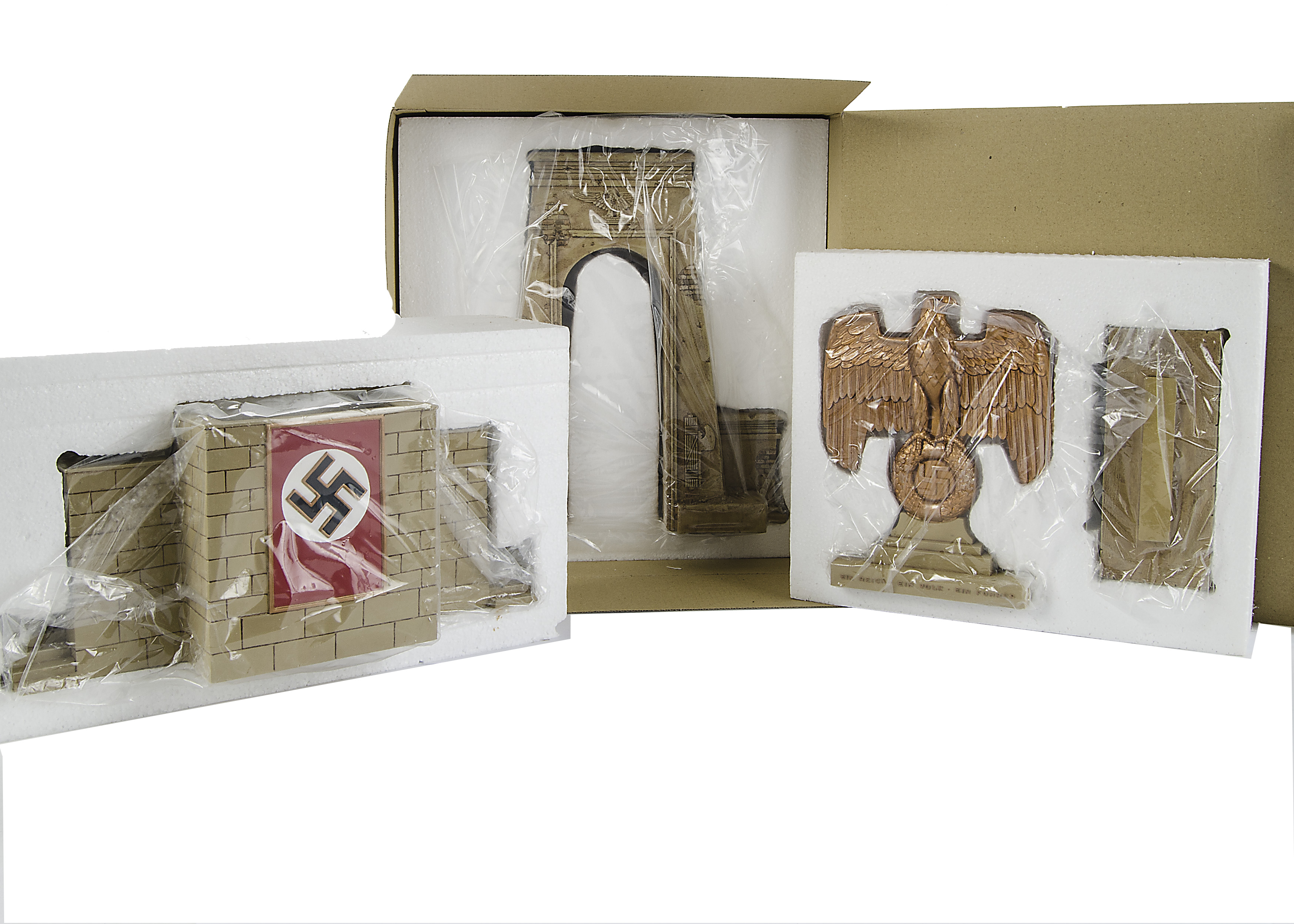 King & Country scenery, boxed IF13 Italian War Monument, LAH82 and 83 Nuremburg Review Stand and