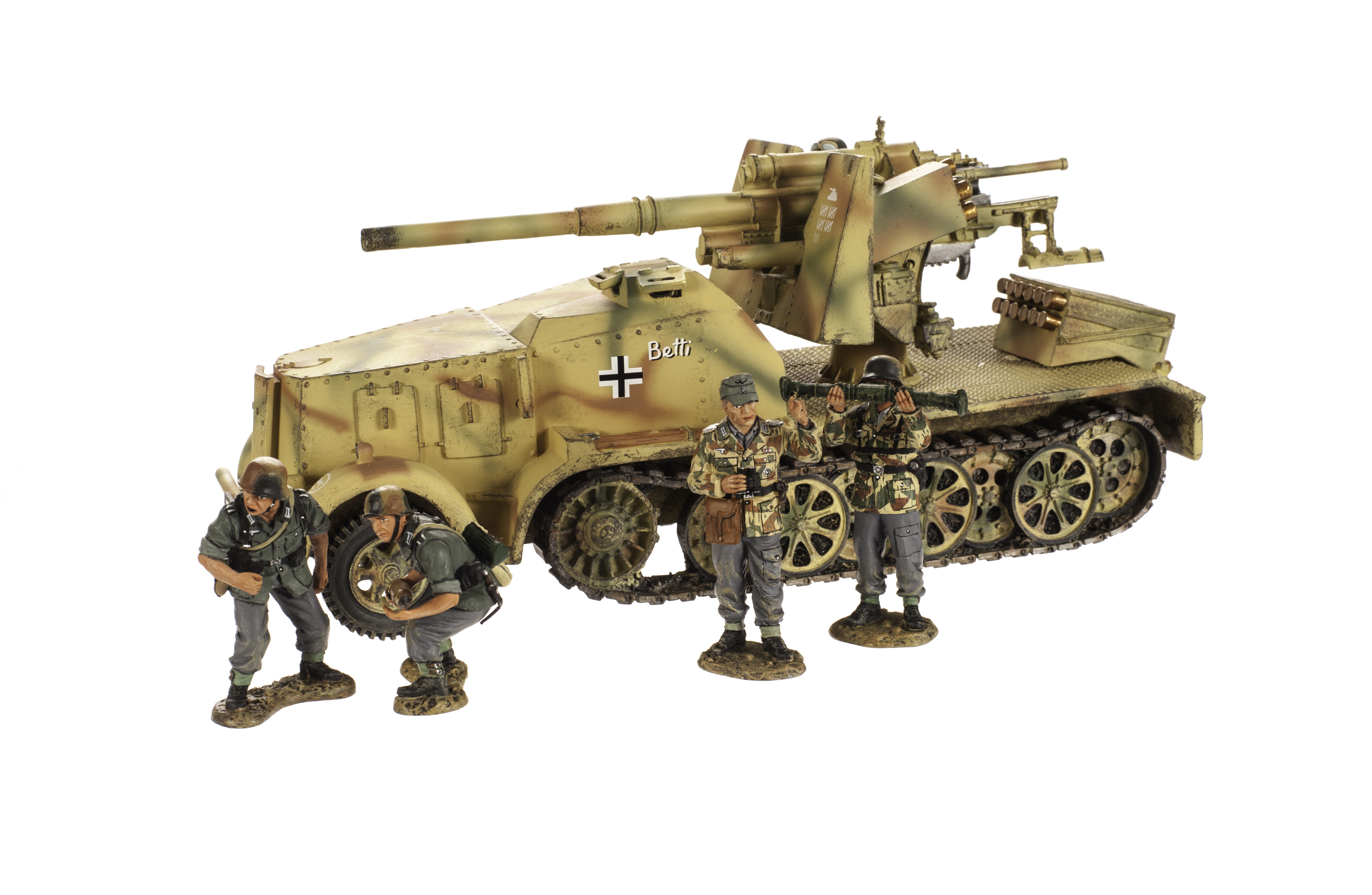 King & Country WSS103SL Mobile 88mm flak gun with crew (4), VG, (5),