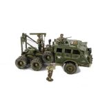 King & Country D Day series DD104(SL) US M26 Armoured Recovery Vehicle with crew (3), VG, (4)