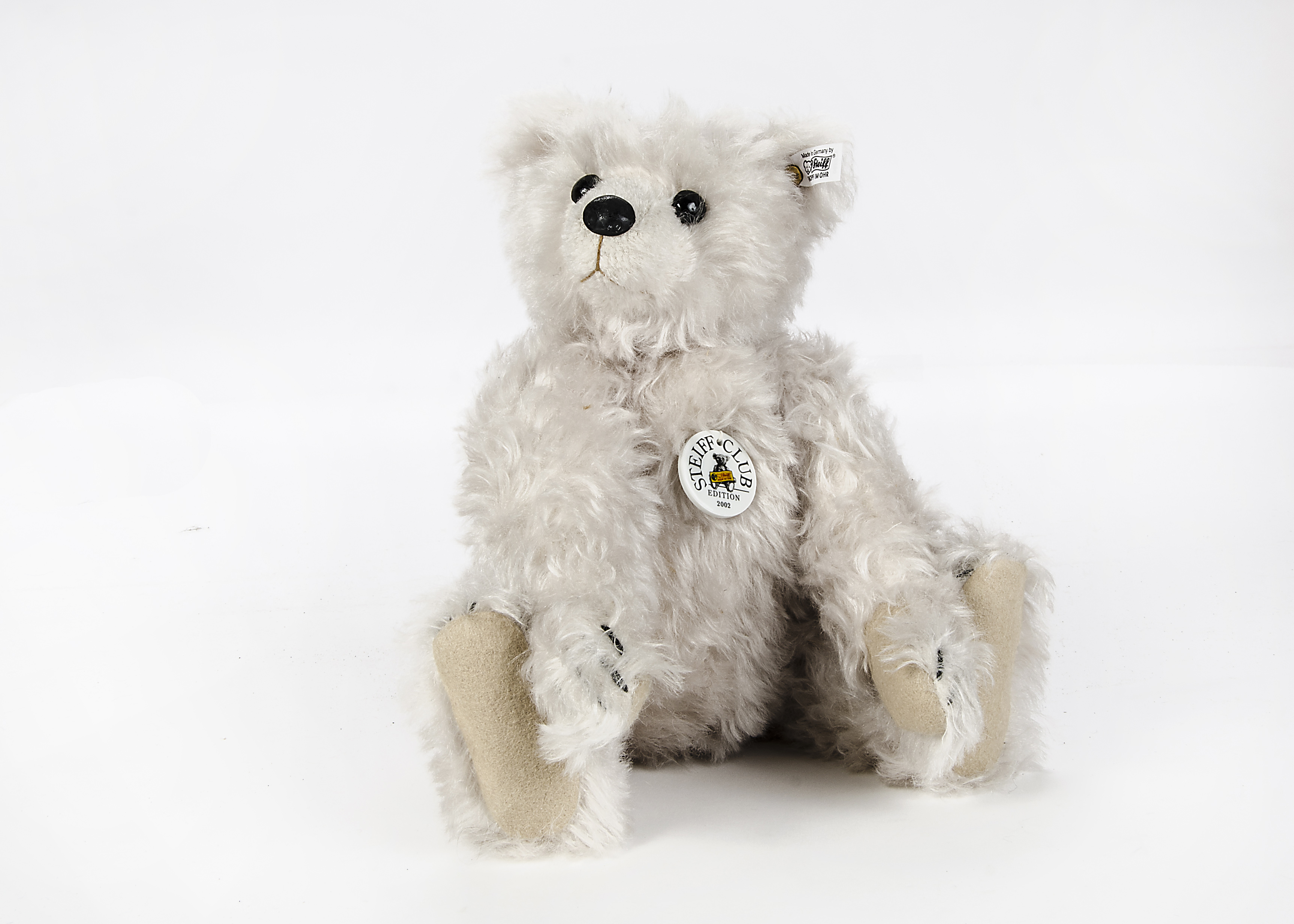 A Steiff Limited Club Edition white Bear 28 PB, in original box with certificate, 1857 for 2002 -